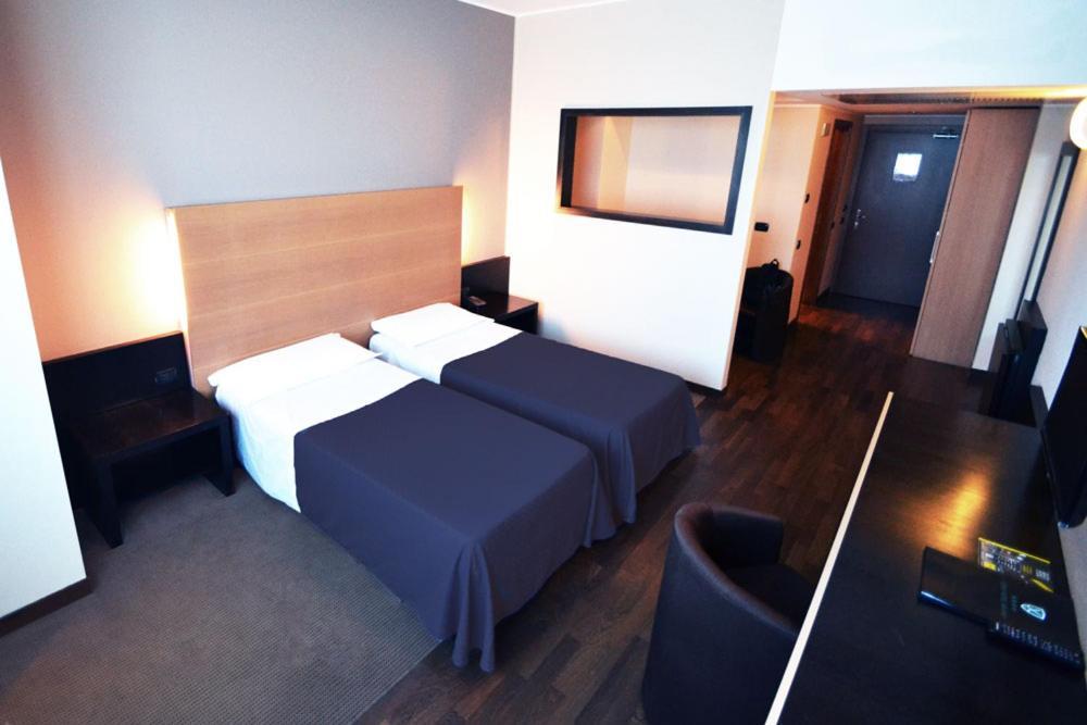 Golf Hotel Milano Opera Exterior photo
