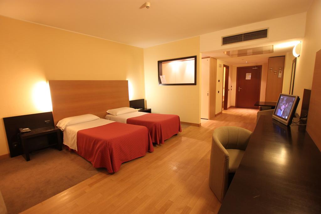 Golf Hotel Milano Opera Room photo